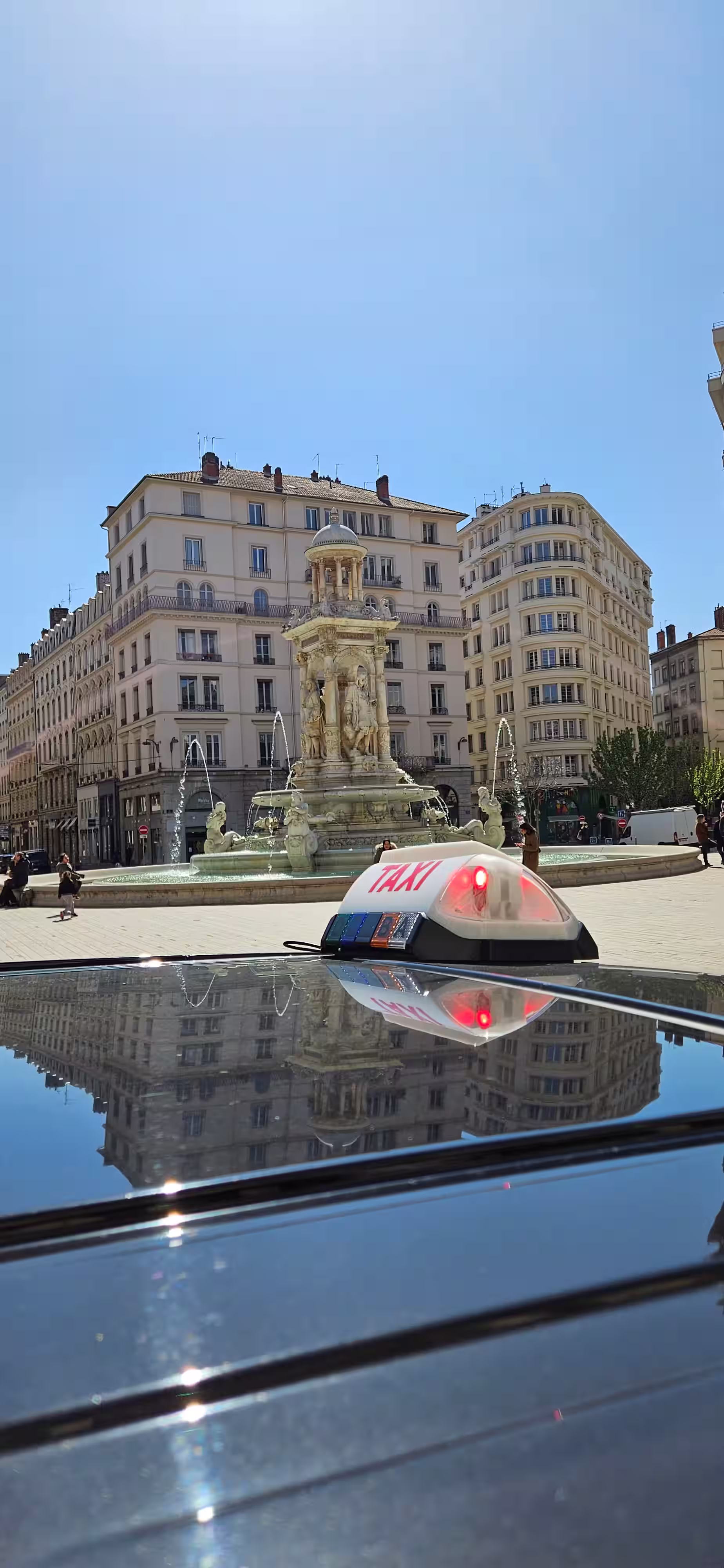 Taxi Lyon disponible Place des Jacobins et Presqu'île